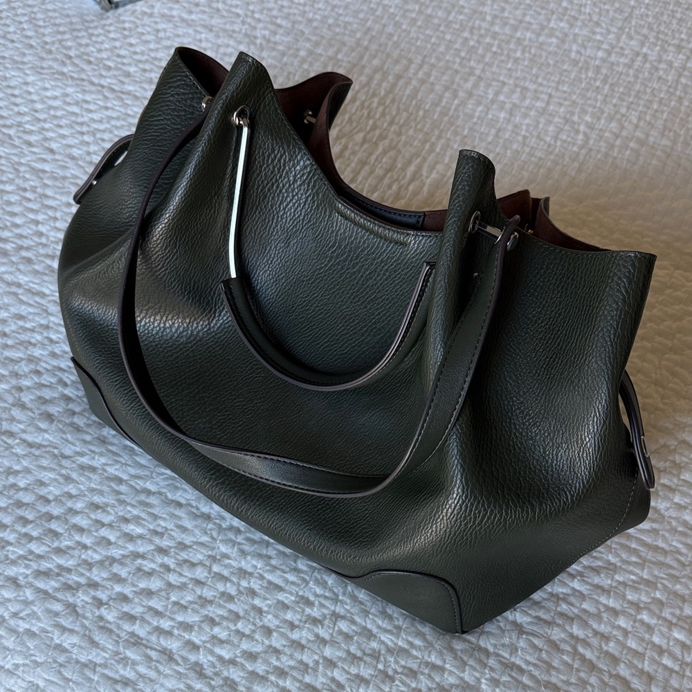 Elegant Dark Green Leather Tote Bag